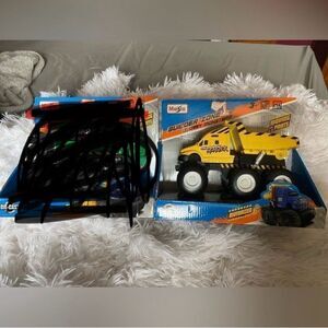*NIB* Maisto Builder Zone Quarry Monsters Motorized Truck